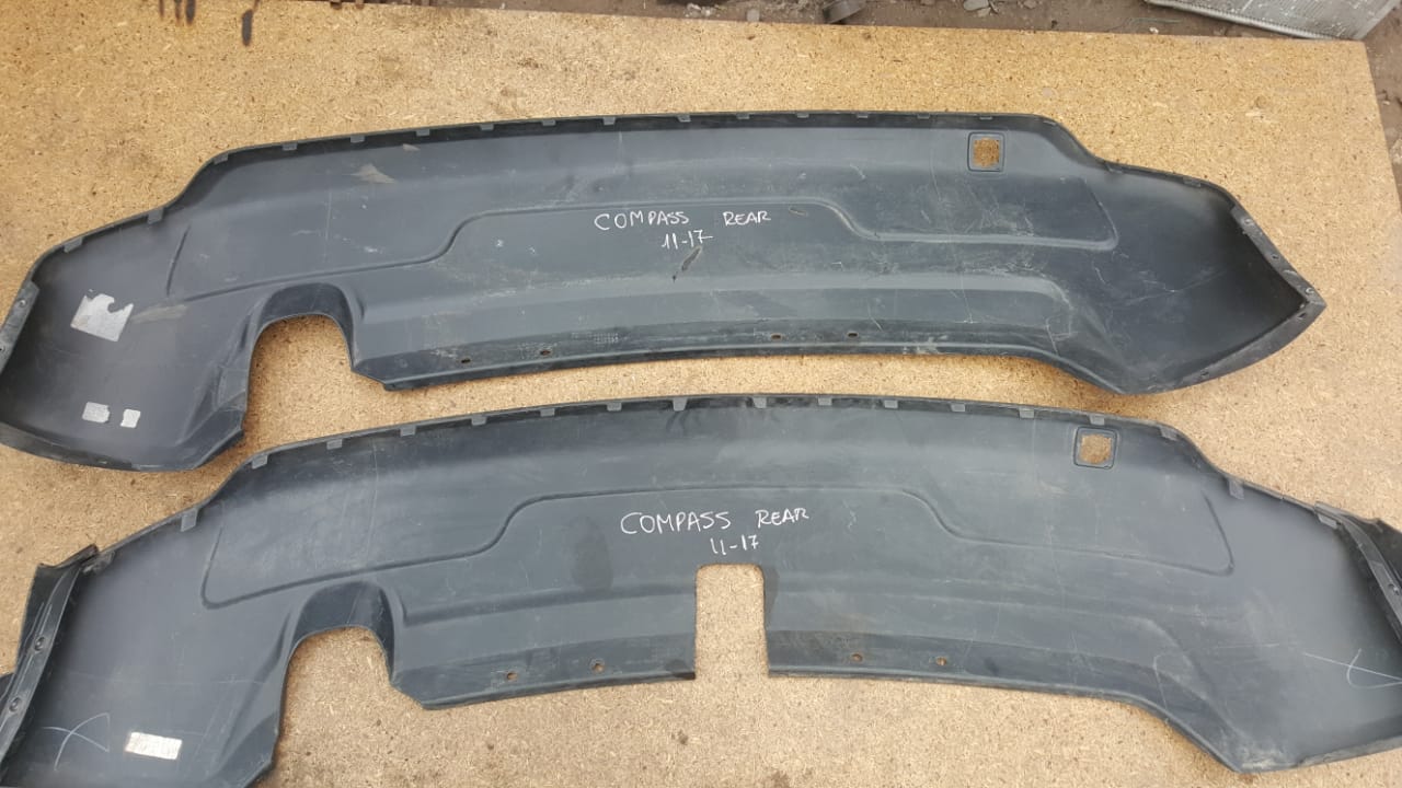 MOLDURA DE PARACHOQUES POSTERIOR 2011 AL 2017